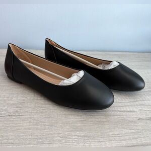 Journee Collection Women's Black Kavn Ballet Flats Size 10W